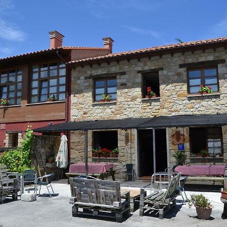 Apartamentos Rurales La Cirigueena Олес Экстерьер фото